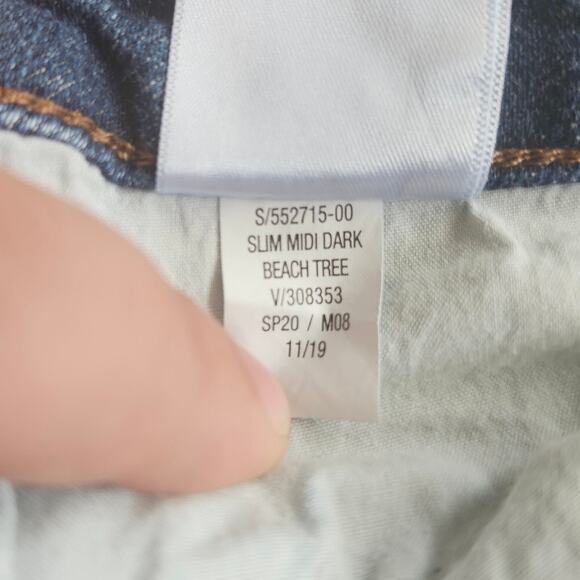 Old Navy Slim Midi Dark Beach Tree Denim Jean Shorts Women's 8 Cuffed Casual - Picture 7 of 8